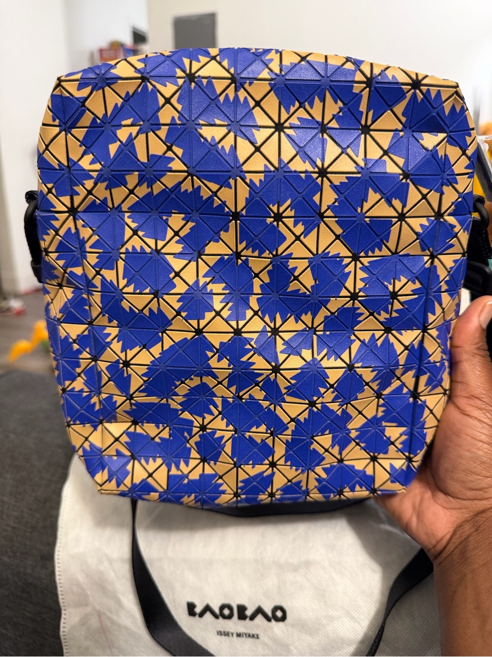 Shoulder Bags - Picture 13 of 15